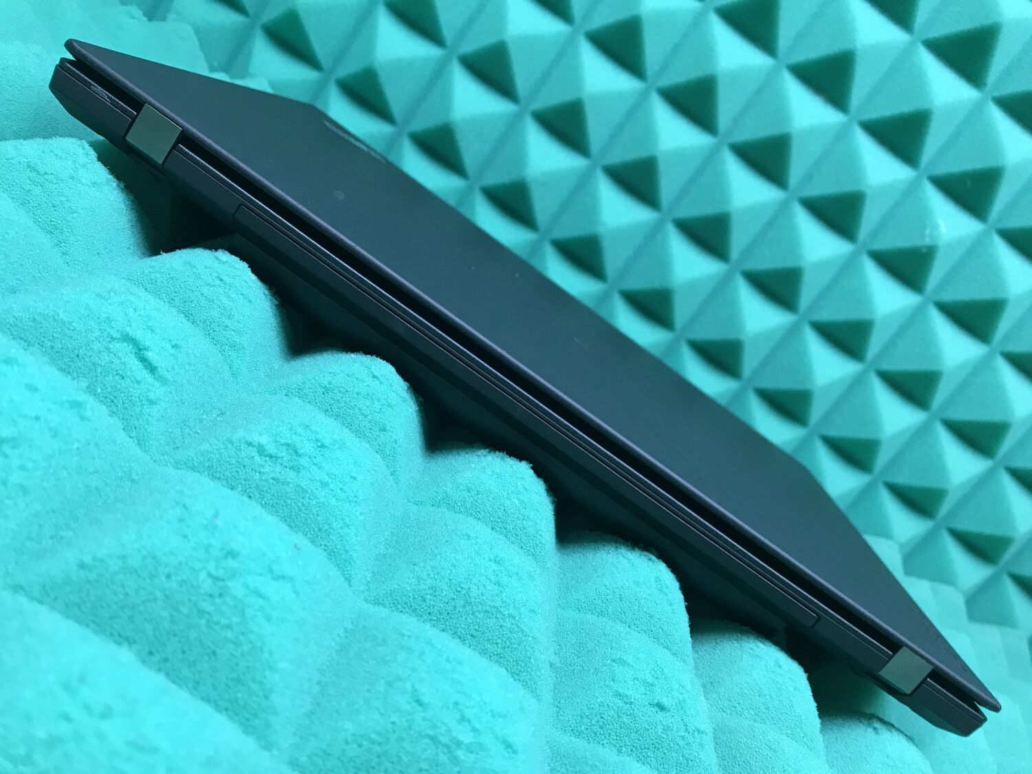 Ультрабук Б-клас Lenovo ThinkPad T470 / 14" (1366x768) TN / Intel Core i5-7300U (2 (4) ядра по 2.6 - 3.5 GHz) / 8 GB DDR4 / 240 GB SSD / Intel HD Graphics 620 / WebCam / Fingerprint / USB 3.1 / HDMI - Зображення 7