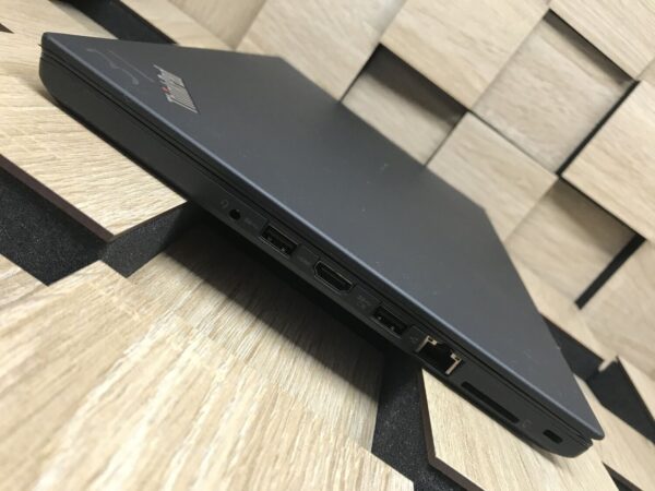 Ультрабук Б-клас Lenovo ThinkPad T470 / 14" (1366x768) TN / Intel Core i5-7300U (2 (4) ядра по 2.6 - 3.5 GHz) / 8 GB DDR4 / 256 GB SSD / Intel HD Graphics 620 / WebCam / Fingerprint / USB 3.1 / HDMI / Два АКБ - Зображення 6