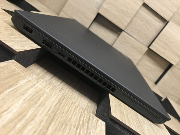Ультрабук Б-клас Lenovo ThinkPad T470 / 14" (1366x768) TN / Intel Core i5-7300U (2 (4) ядра по 2.6 - 3.5 GHz) / 8 GB DDR4 / 256 GB SSD / Intel HD Graphics 620 / WebCam / Fingerprint / USB 3.1 / HDMI / Два АКБ - Зображення 5