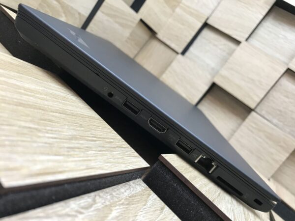 Ультрабук Б-клас Lenovo ThinkPad T470 / 14" (1366x768) TN / Intel Core i5-7300U (2 (4) ядра по 2.6 - 3.5 GHz) / 8 GB DDR4 / 480 GB SSD / Intel HD Graphics 520 / WebCam / Fingerprint / USB 3.1 / HDMI - Зображення 6