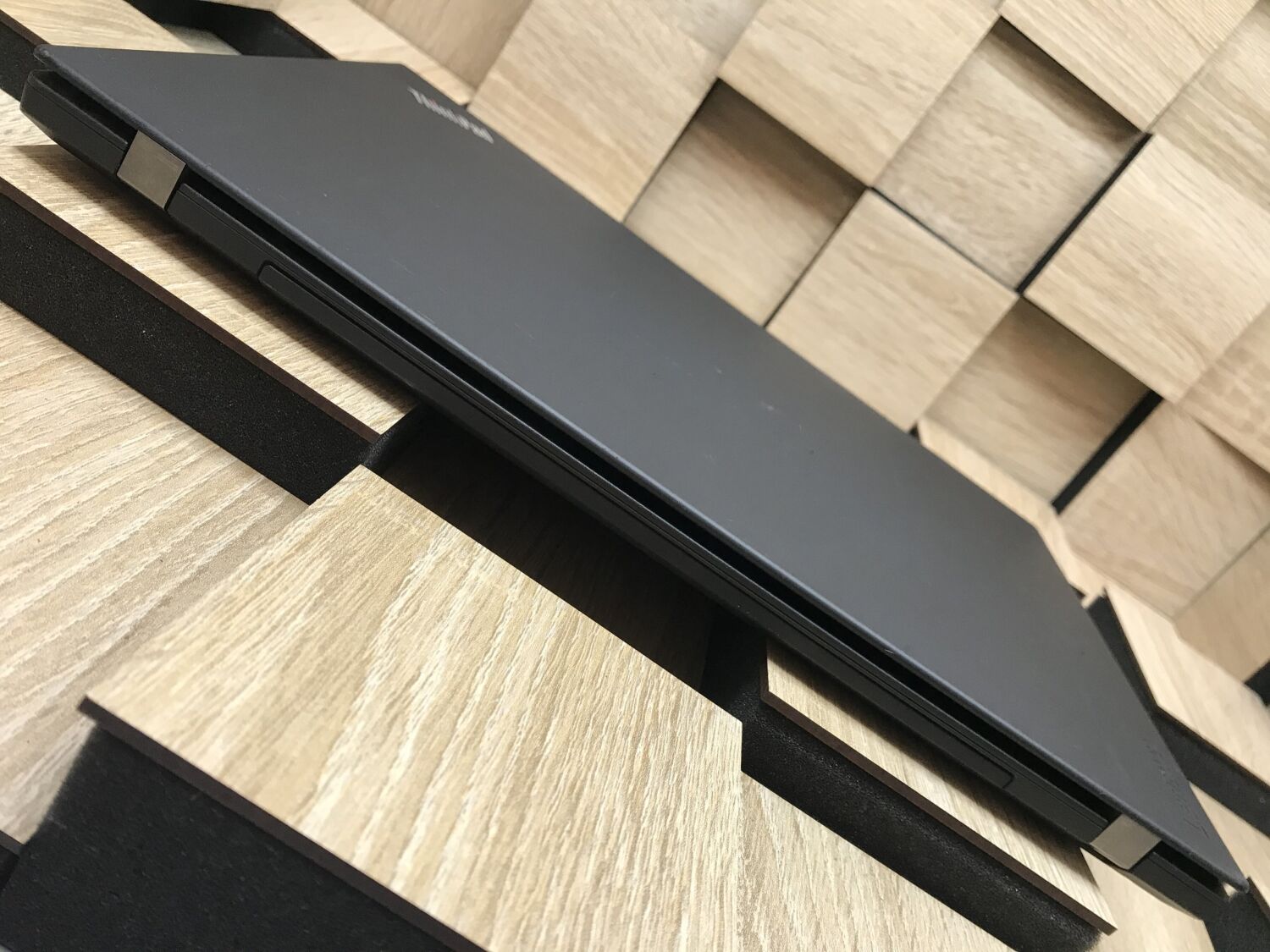 Ультрабук Б-клас Lenovo ThinkPad T470 / 14" (1366x768) TN / Intel Core i5-7300U (2 (4) ядра по 2.6 - 3.5 GHz) / 8 GB DDR4 / 480 GB SSD / Intel HD Graphics 520 / WebCam / Fingerprint / USB 3.1 / HDMI - Зображення 7