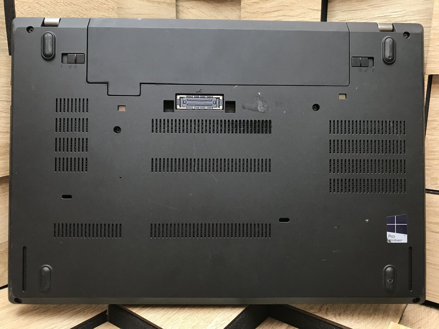 Ультрабук Б-клас Lenovo ThinkPad T470 / 14" (1366x768) TN / Intel Core i5-7300U (2 (4) ядра по 2.6 - 3.5 GHz) / 8 GB DDR4 / 480 GB SSD / Intel HD Graphics 520 / WebCam / Fingerprint / USB 3.1 / HDMI - Зображення 9