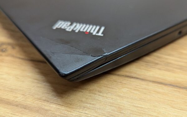 Ультрабук Б-клас Lenovo ThinkPad x1 Carbon 4th / 14" (1920x1080) IPS / Intel Core i5-6300U (2 (4) ядра по 2.4 - 3.0 GHz) / 8 GB DDR4 / 512 GB SSD / Intel HD Graphics 520 / WebCam / Fingerprint / Windows 10 - Зображення 3
