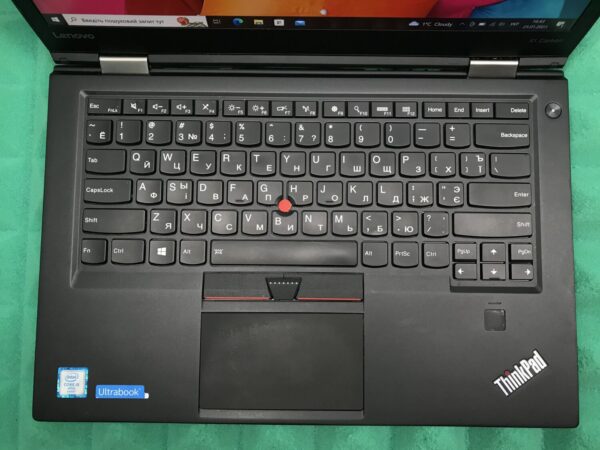 Ультрабук Б-клас Lenovo ThinkPad X1 Carbon (4th Gen) / 14" (1920x1080) IPS / Intel Core i5-6300U (2 (4) ядра по 2.4 - 3.0 GHz) / 8 GB DDR3 / 256 GB SSD M.2 / Intel HD Graphics 520 / WebCam / Fingerprint - Зображення 4