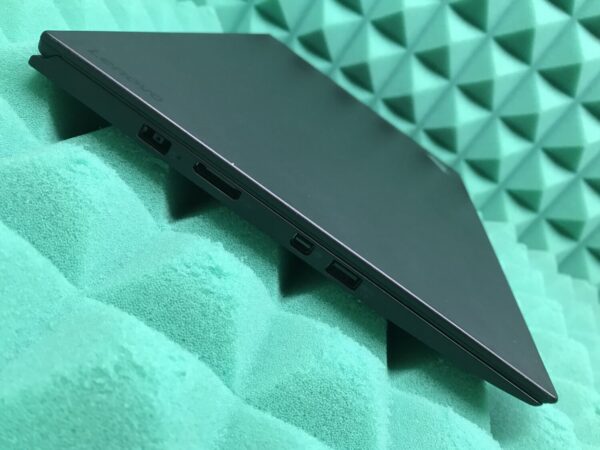 Ультрабук Б-клас Lenovo ThinkPad X1 Carbon (4th Gen) / 14" (1920x1080) IPS / Intel Core i5-6300U (2 (4) ядра по 2.4 - 3.0 GHz) / 8 GB DDR3 / 256 GB SSD M.2 / Intel HD Graphics 520 / WebCam / Fingerprint - Зображення 7