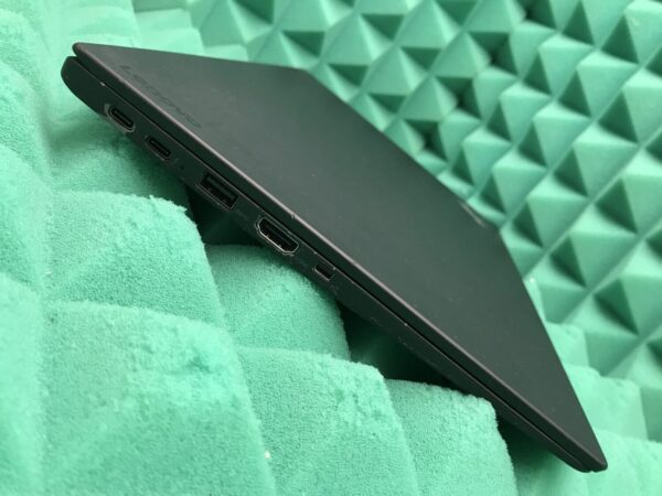 Ультрабук Б-клас Lenovo ThinkPad X1 Carbon (5th Gen) / 14" (1920x1080) IPS / Intel Core i5-7200U (2 (4) ядра по 2.5 - 3.1 GHz) / 8 GB DDR3 / 256 GB SSD M.2 / Intel HD Graphics 620 / Fingerprint / HDMI - Зображення 5