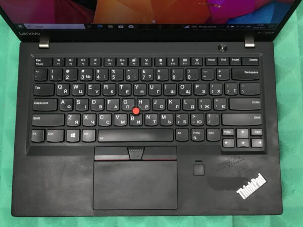 Ультрабук Б-клас Lenovo ThinkPad X1 Carbon (5th Gen) / 14" (1920x1080) IPS / Intel Core i5-7200U (2 (4) ядра по 2.5 - 3.1 GHz) / 8 GB DDR3 / 256 GB SSD M.2 / Intel HD Graphics 620 / Fingerprint / HDMI - Зображення 4
