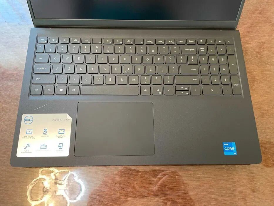 Ультрабук Dell Inspiron 15 3511 / 15.6" (1920x1080) IPS / Intel Core i5-1135G7 (4 (8) ядра по 2.4 - 4.2 GHz) / 8 GB DDR4 / 256 GB SSD / Intel Iris Xe Graphics / WebCam - Зображення 3