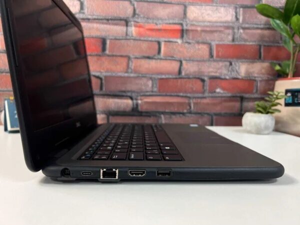 Ультрабук Dell Latitude 3310 / 13.3" (1366x768) TN / Intel Core i5-8265U (4 (8) ядра по 1.6 - 3.9 GHz) / 8 GB DDR4 / 256 GB SSD / Intel UHD Graphics / WebCam / Win 10 Pro - Зображення 4