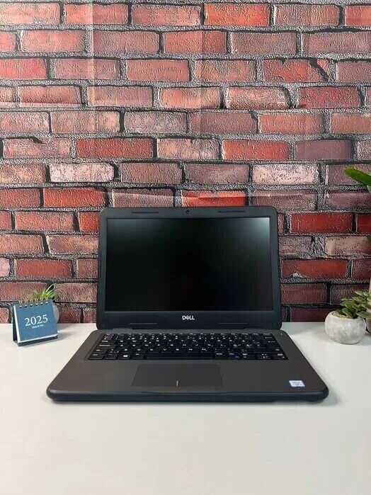 Ультрабук Dell Latitude 3310 / 13.3" (1366x768) TN / Intel Core i5-8265U (4 (8) ядра по 1.6 - 3.9 GHz) / 8 GB DDR4 / 256 GB SSD / Intel UHD Graphics / WebCam / Win 10 Pro - Зображення 2