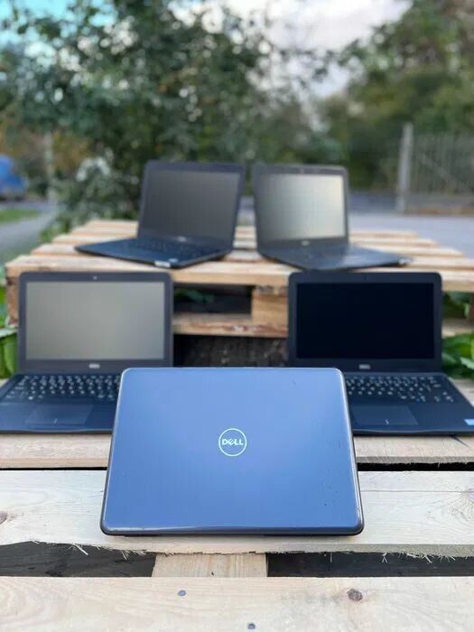 Ультрабук Dell Latitude 3380 / 13.3" (1366x768) TN / Intel Core i3-6006U (2 (4) ядра по 2.0) / 8 GB DDR4 / 128 GB SSD / Intel HD Graphics 520 / WebCam / Win 10 Pro - Зображення 5