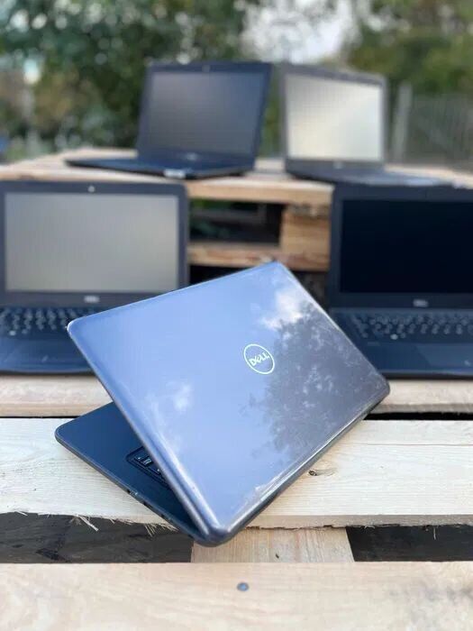 Ультрабук Dell Latitude 3380 / 13.3" (1366x768) TN / Intel Core i3-6006U (2 (4) ядра по 2.0) / 8 GB DDR4 / 128 GB SSD / Intel HD Graphics 520 / WebCam / Win 10 Pro - Зображення 6