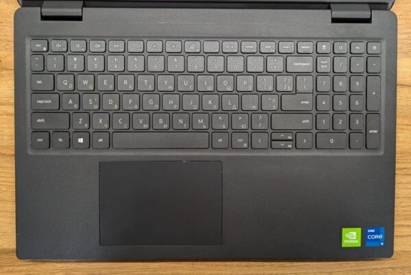 Ультрабук Dell Latitude 3520 / 15.6" (1920x1080) IPS / Intel Core i5-1135G7 (4 (8) ядра по 2.4 - 4.2 GHz) / 16 GB DDR4 / 256 GB SSD + 1000 GB HDD / nVidia GeForce MX350, 2 GB GDDR5, 64-bit / WebCam / Windows 10 - Зображення 3