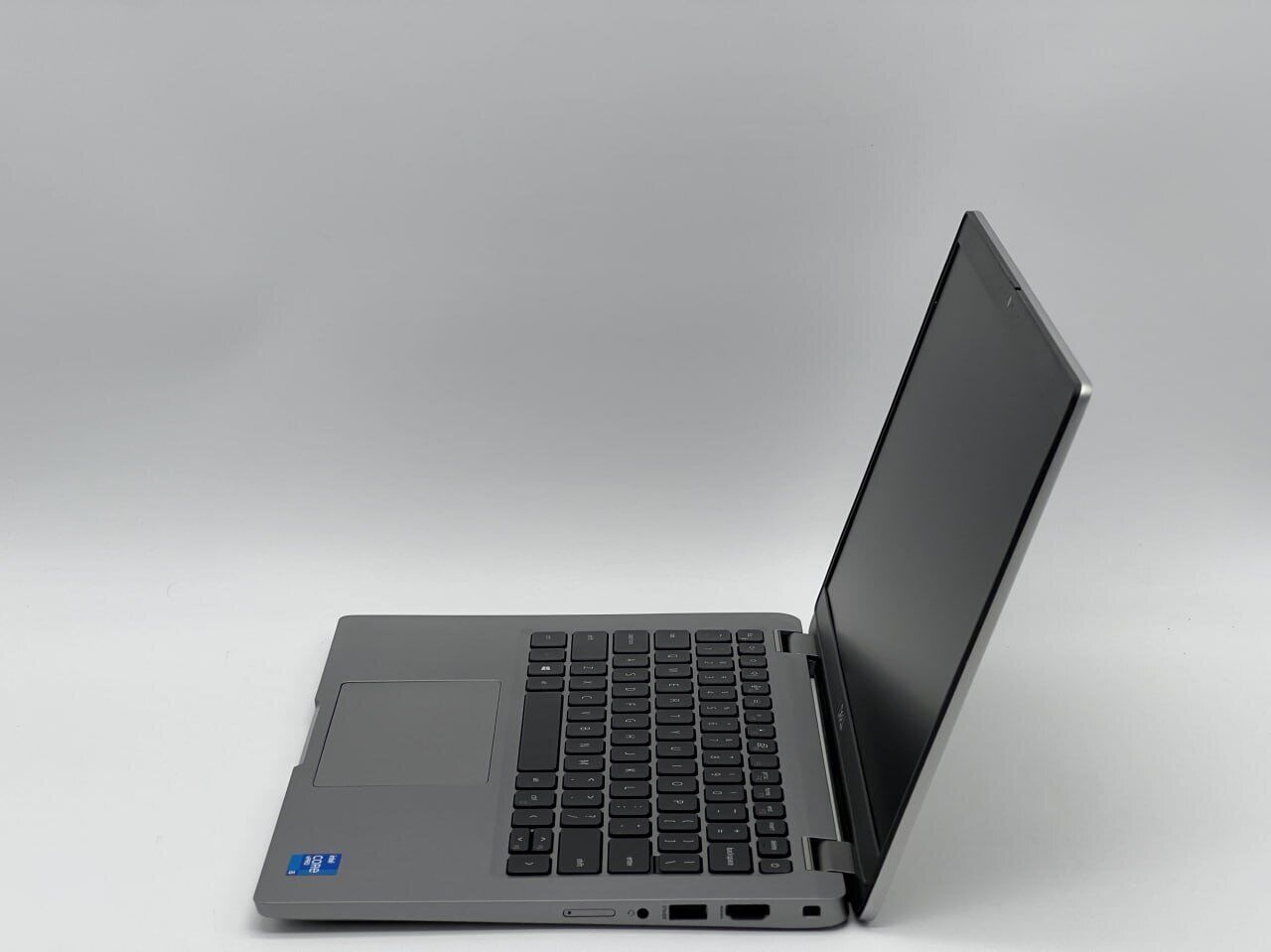 Ультрабук Dell Latitude 5320 / 13.3" (1920x1080) IPS / Intel Core i5-1145G7 (4 (8) ядра по 2.6 - 4.4 GHz) / 8 GB DDR4 / 240 GB SSD / Intel Iris Xe Graphics / WebCam - Зображення 4