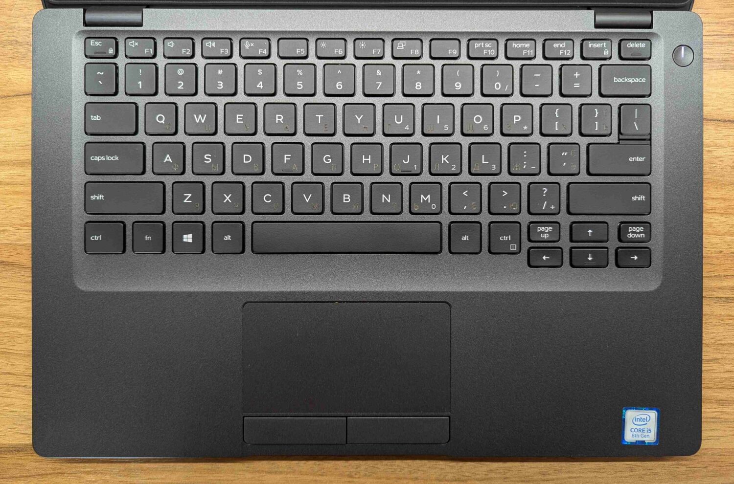 Ультрабук Dell Latitude 5400 / 14" (1366x768) TN / Intel Core i5-8265U (4 (8) ядра по 1.6 - 3.9 GHz) / 16 GB DDR4 / 512 GB SSD / Intel UHD Graphics 620 / WebCam / Windows 10 - Зображення 5