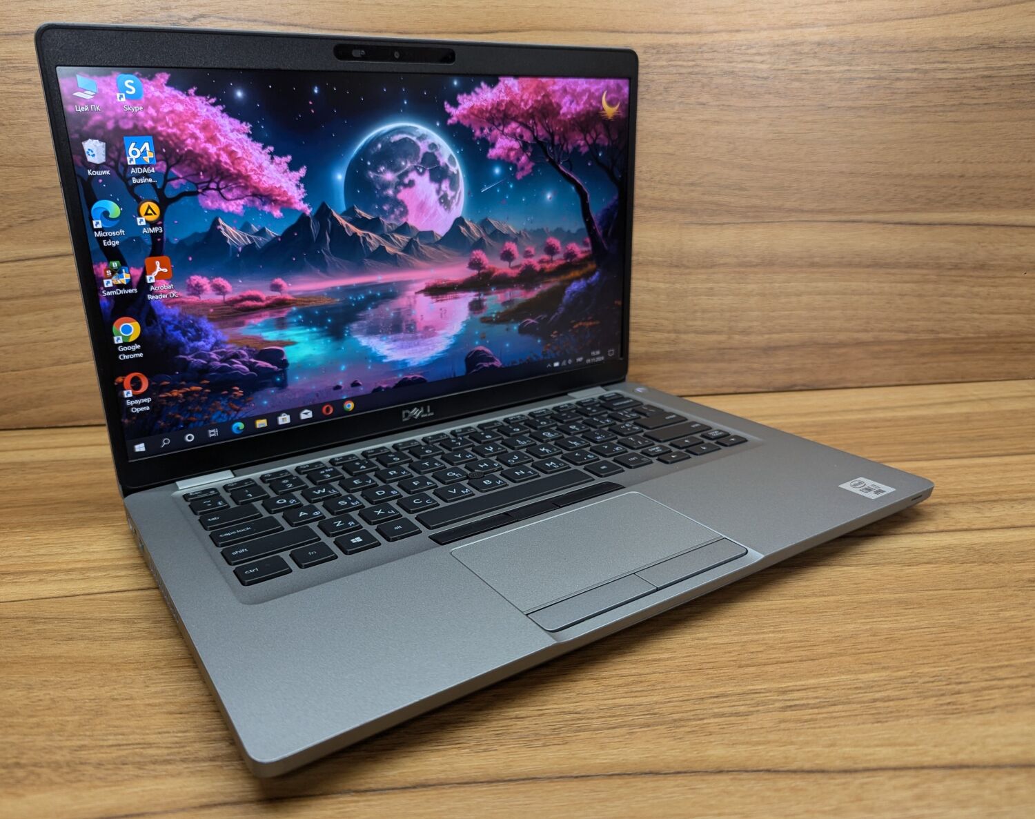 Ультрабук Dell Latitude 5410 / 14" (1920x1080) IPS / Intel Core i7-10610U (4 (8) ядра по 1.8 - 4.9 GHz) / 16 GB DDR4 / 512 GB SSD / Intel UHD Graphics / WebCam / Windows 10 - Зображення 4