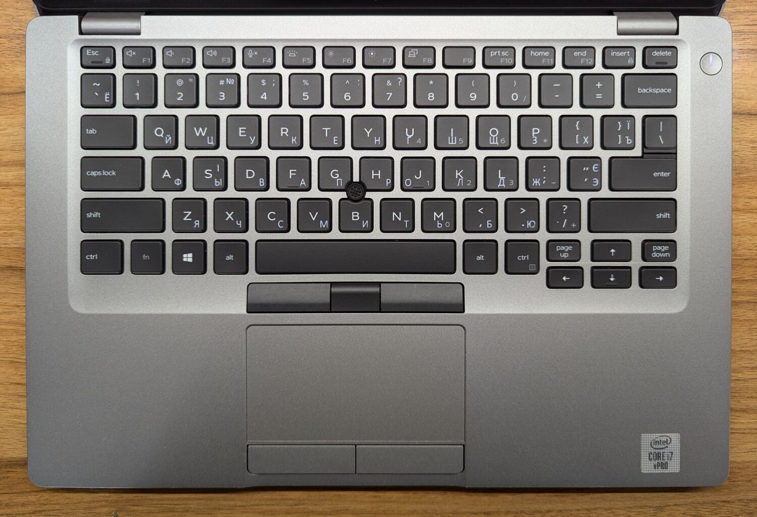 Ультрабук Dell Latitude 5410 / 14" (1920x1080) IPS / Intel Core i7-10610U (4 (8) ядра по 1.8 - 4.9 GHz) / 16 GB DDR4 / 512 GB SSD / Intel UHD Graphics / WebCam / Windows 10 - Зображення 3