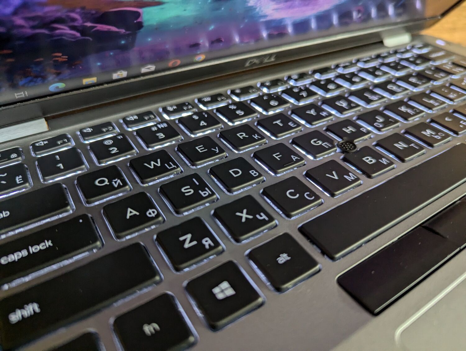 Ультрабук Dell Latitude 5410 / 14" (1920x1080) IPS / Intel Core i7-10610U (4 (8) ядра по 1.8 - 4.9 GHz) / 16 GB DDR4 / 512 GB SSD / Intel UHD Graphics / WebCam / Windows 10 - Зображення 6