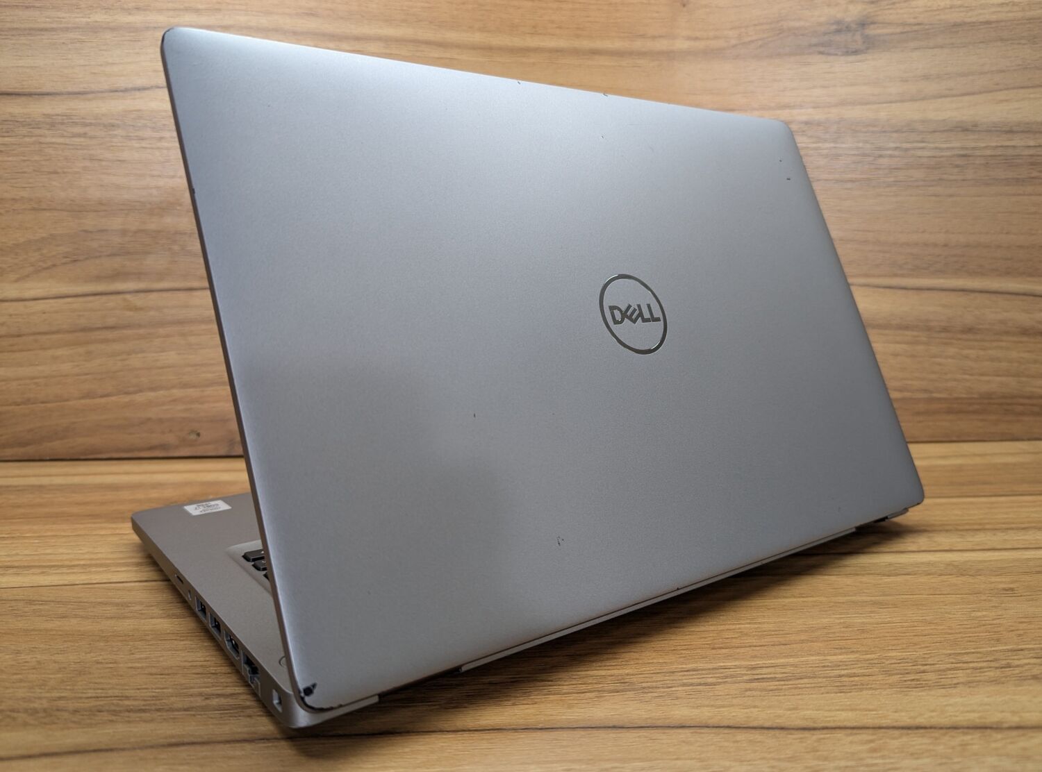 Ультрабук Dell Latitude 5410 / 14" (1920x1080) IPS / Intel Core i7-10610U (4 (8) ядра по 1.8 - 4.9 GHz) / 16 GB DDR4 / 512 GB SSD / Intel UHD Graphics / WebCam / Windows 10 - Зображення 7