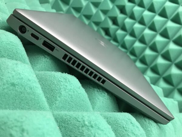 Ультрабук Dell Latitude 5410 / 14" (1920x1080) IPS Touch / Intel Core i5-10310U (4 (8) ядра по 1.7 - 4.4 GHz) / 16 GB DDR4 / 256 GB SSD M.2 / Intel UHD Graphics / WebCam / USB 3.1 / HDMI / Windows 10 ліцензія - Зображення 5