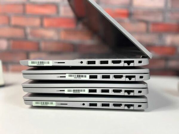Ультрабук Dell Latitude 5420 / 14" (1920x1080) IPS / Intel Core i3-1125G4 (4 (8) ядра по 2.0 - 3.7 GHz) / 16 GB DDR4 / 256 GB SSD / Intel UHD Graphics / WebCam / Win 10 Pro - Зображення 4