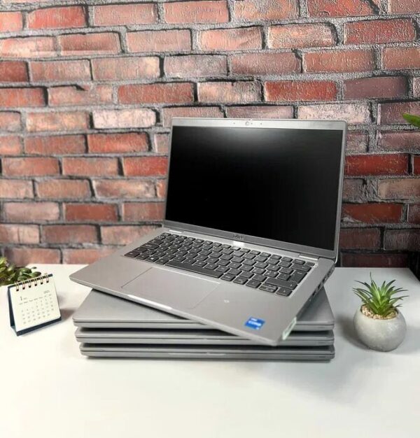 Ультрабук Dell Latitude 5420 / 14" (1920x1080) IPS / Intel Core i3-1125G4 (4 (8) ядра по 2.0 - 3.7 GHz) / 16 GB DDR4 / 256 GB SSD / Intel UHD Graphics / WebCam / Win 10 Pro - Зображення 2