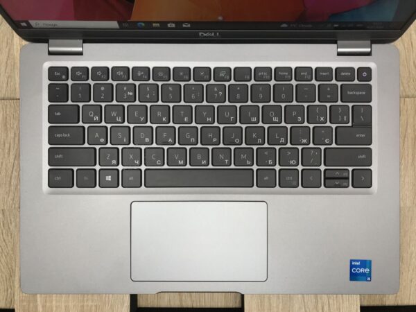 Ультрабук Dell Latitude 5420 / 14" (1920x1080) IPS / Intel Core i5-1135G7 (4 (8) ядра по 2.4 - 4.2 GHz) / 16 GB DDR4 / 256 GB SSD M.2 / Intel Iris Xe Graphics / WebCam / USB 3.2 / HDMI / Windows 10 ліцензія - Зображення 4