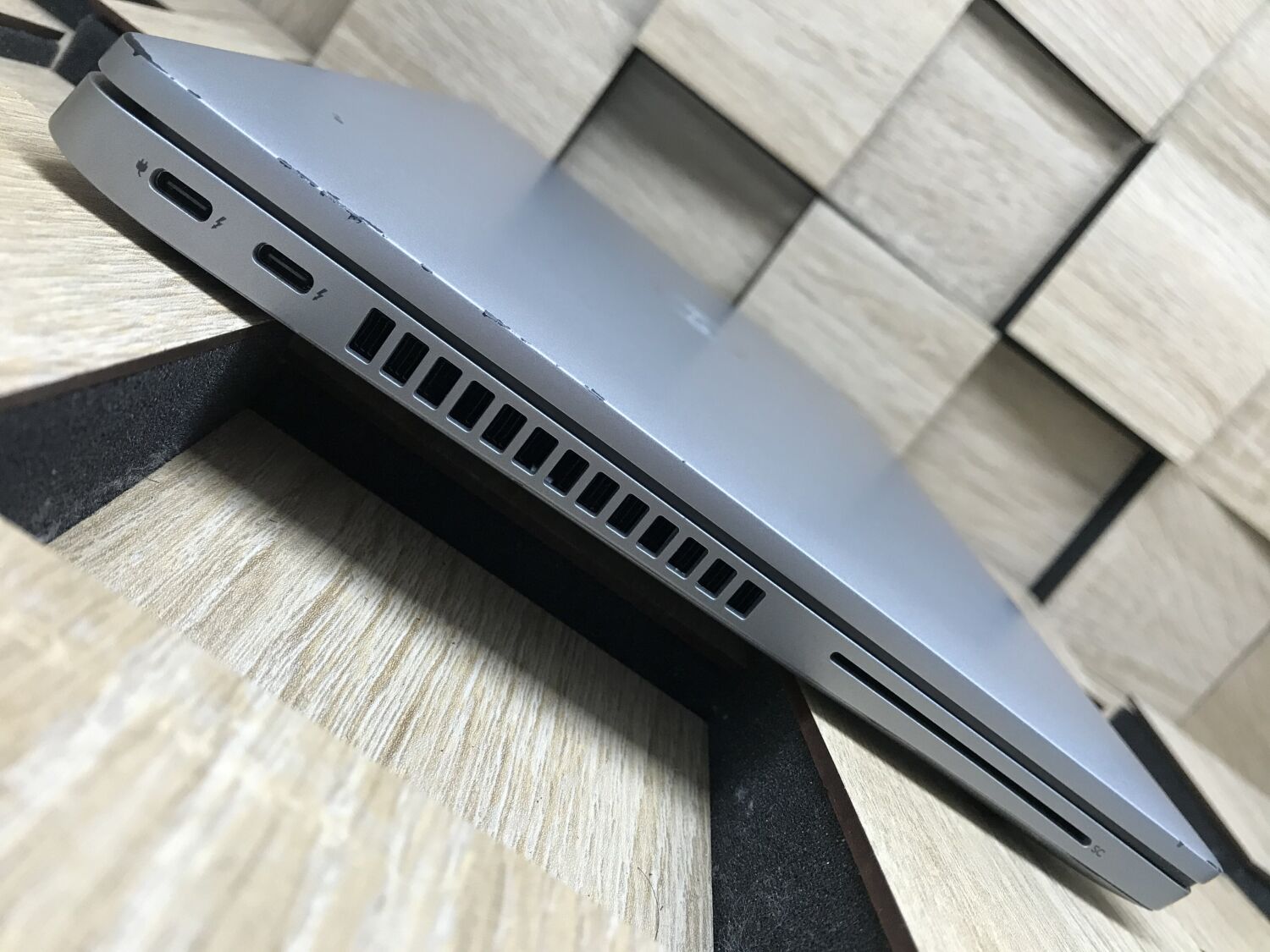 Ультрабук Dell Latitude 5430 / 14" (1920x1080) IPS / Intel Core i5-1235U (10 (12) ядер по 1.3 - 4.4 GHz) / 8 GB DDR4 / 240 GB SSD M.2 / Intel Iris Xe Graphics / WebCam / USB 3.2 / HDMI / Windows 10 ліцензія - Зображення 5