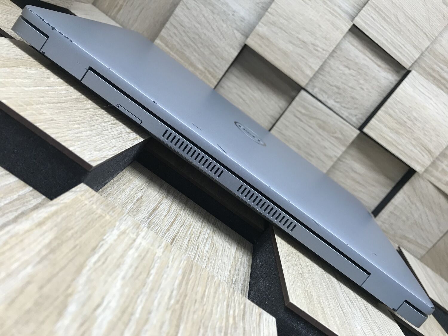 Ультрабук Dell Latitude 5430 / 14" (1920x1080) IPS / Intel Core i5-1235U (10 (12) ядер по 1.3 - 4.4 GHz) / 8 GB DDR4 / 240 GB SSD M.2 / Intel Iris Xe Graphics / WebCam / USB 3.2 / HDMI / Windows 10 ліцензія - Зображення 7