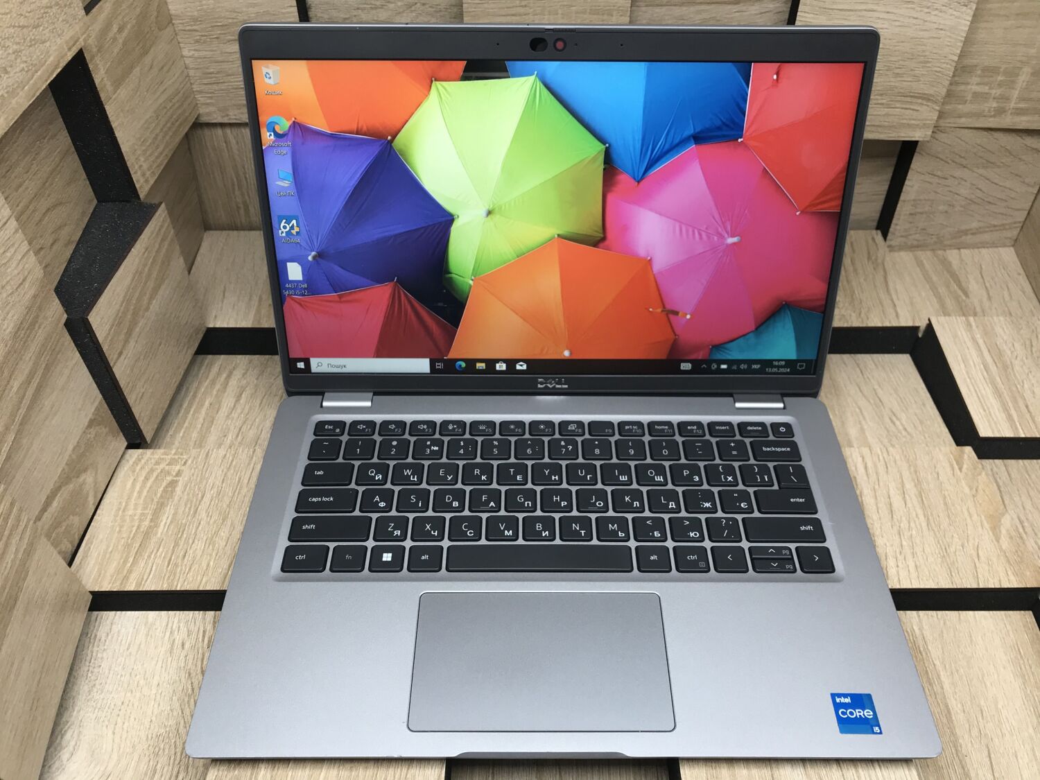 Ультрабук Dell Latitude 5430 / 14" (1920x1080) IPS / Intel Core i5-1235U (10 (12) ядер по 1.3 - 4.4 GHz) / 8 GB DDR4 / 240 GB SSD M.2 / Intel Iris Xe Graphics / WebCam / USB 3.2 / HDMI / Windows 10 ліцензія - Зображення 2