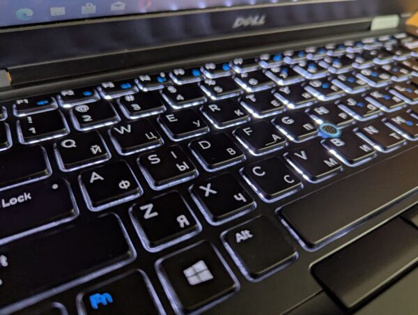 Ультрабук Dell Latitude 5480 / 14" (1366x768) TN / Intel Core i5-6440HQ (4 ядра по 2.6 - 3.5 GHz) / 8 GB DDR4 / 240 GB SSD / Intel HD Graphics 530 / WebCam / Windows 10 - Зображення 6