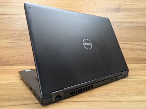 Ультрабук Dell Latitude 5480 / 14" (1366x768) TN / Intel Core i5-7200U (2 (4) ядра по 2.5 - 3.1 GHz) / 8 GB DDR4 / 256 GB SSD / Intel HD Graphics 620 / WebCam / Windows 10 - Зображення 7