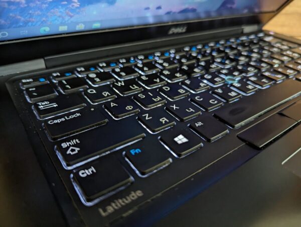 Ультрабук Б-клас Dell Latitude 5480 / 14" (1366x768) TN / Intel Core i5-7200U (2 (4) ядра по 2.5 - 3.1 GHz) / 8 GB DDR4 / 256 GB SSD / Intel HD Graphics 620 / WebCam / Windows 10 - Зображення 8