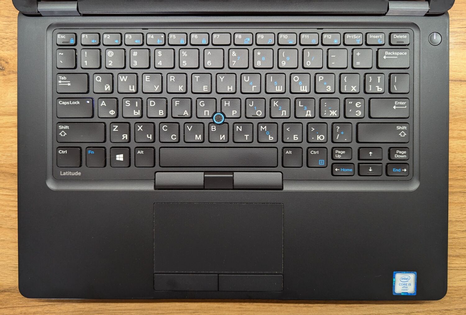 Ультрабук Dell Latitude 5480 / 14" (1920x1080) IPS / Intel Core i5-6300U (2 (4) ядра по 2.4 - 3.0 GHz) / 8 GB DDR4 / 240 GB SSD / Intel HD Graphics 520 / WebCam / VGA / Windows 10 - Зображення 3