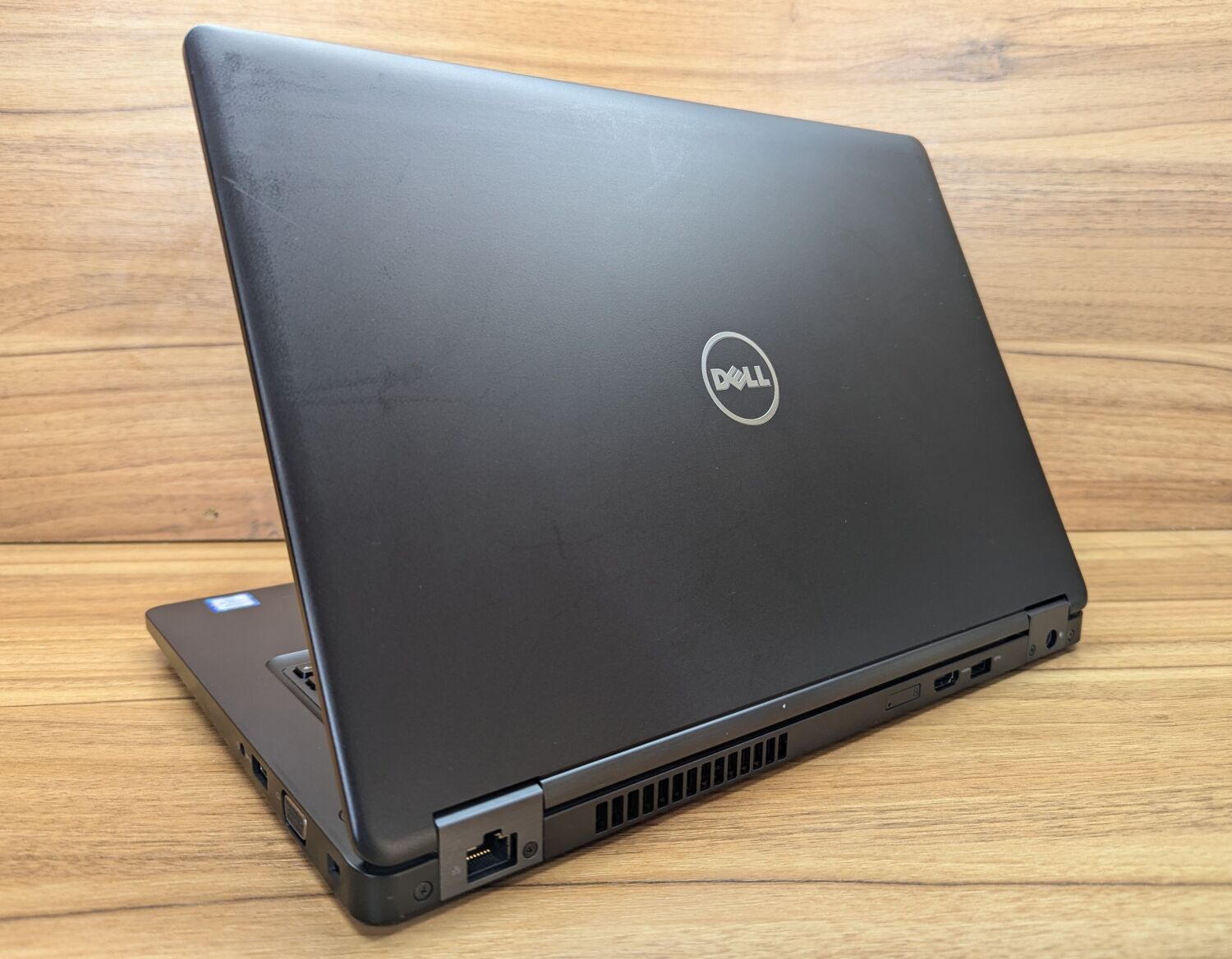 Ультрабук Dell Latitude 5480 / 14" (1920x1080) IPS / Intel Core i5-6300U (2 (4) ядра по 2.4 - 3.0 GHz) / 8 GB DDR4 / 240 GB SSD / Intel HD Graphics 520 / WebCam / VGA / Windows 10 - Зображення 7