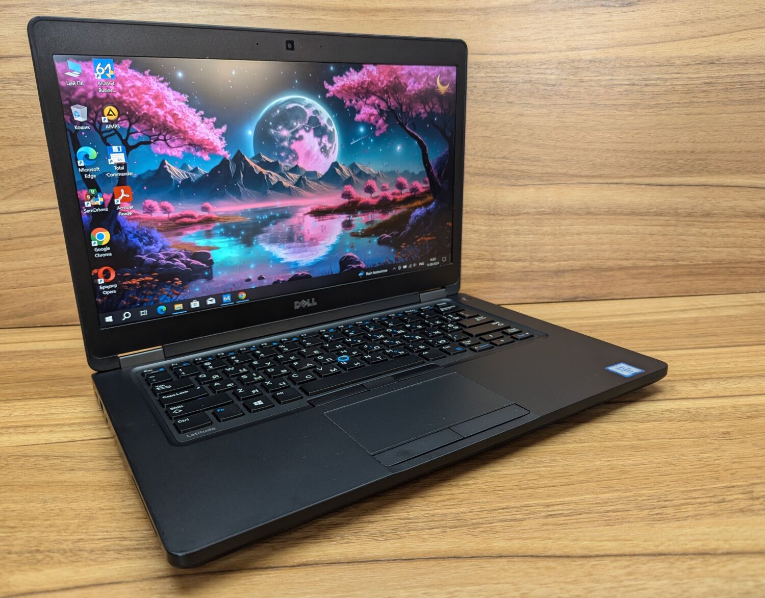 Ультрабук Dell Latitude 5480 / 14" (1920x1080) IPS / Intel Core i5-6300U (2 (4) ядра по 2.4 - 3.0 GHz) / 8 GB DDR4 / 240 GB SSD / Intel HD Graphics 520 / WebCam / VGA / Windows 10 - Зображення 4