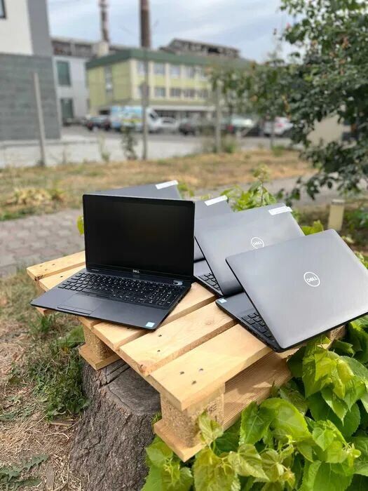 Ультрабук Dell Latitude 5500 / 15.6" (1920x1080) IPS / Intel Core i5-8265U (4 (8) ядра по 1.6 - 3.9 GHz) / 8 GB DDR4 / 256 GB SSD / Intel UHD Graphics 620 / WebCam - Зображення 8