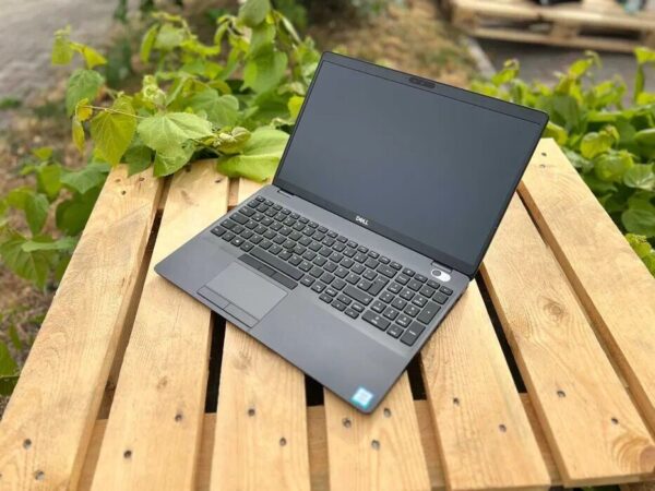 Ультрабук Dell Latitude 5500 / 15.6" (1920x1080) IPS / Intel Core i5-8265U (4 (8) ядра по 1.6 - 3.9 GHz) / 8 GB DDR4 / 256 GB SSD / Intel UHD Graphics 620 / WebCam - Зображення 4