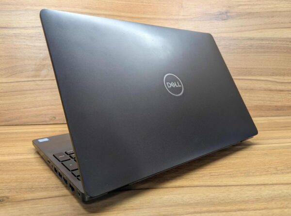 Ультрабук Dell Latitude 5500 / 15.6" (1920x1080) IPS / Intel Core i7-8665U (4 (8) ядра по 1.9 - 4.8 GHz) / 16 GB DDR4 / 480 GB SSD / Intel UHD Graphics / Windows 10 - Зображення 7