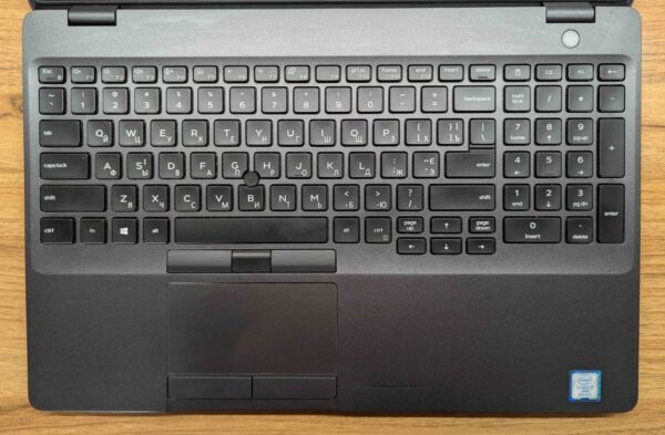 Ультрабук Dell Latitude 5500 / 15.6" (1920x1080) IPS Touch / Intel Core i7-8665U (4 (8) ядра по 1.9 - 4.8 GHz) / 16 GB DDR4 / 512 GB SSD / Intel UHD Graphics / WebCam / Windows 10 - Зображення 3
