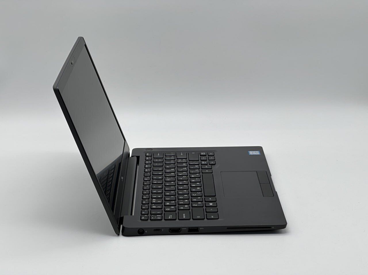 Ультрабук Dell Latitude 7300 / 13.3" (1920x1080) IPS / Intel Core i5-8265U (4 (8) ядра по 1.6 - 3.9 GHz) / 16 GB DDR4 / 240 GB SSD / Intel UHD Graphics 620 / WebCam - Зображення 3