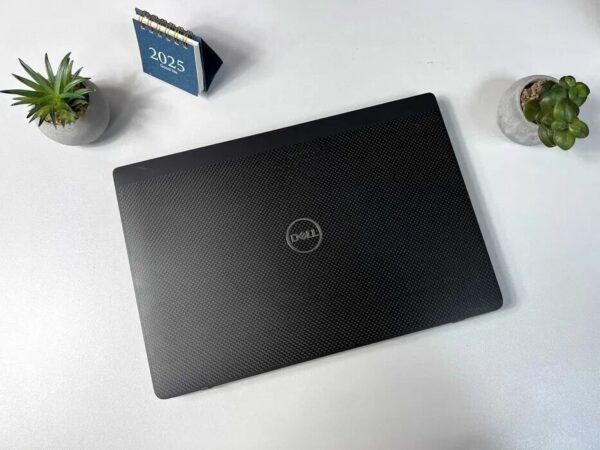 Ультрабук Dell Latitude 7300 / 13.3" (1920x1080) IPS / Intel Core i5-8365U (4 (8) ядра по 1.6 - 4.1 GHz) / 8 GB DDR4 / 256 GB SSD / Intel UHD Graphics 620 / WebCam / Win 10 Pro - Зображення 8