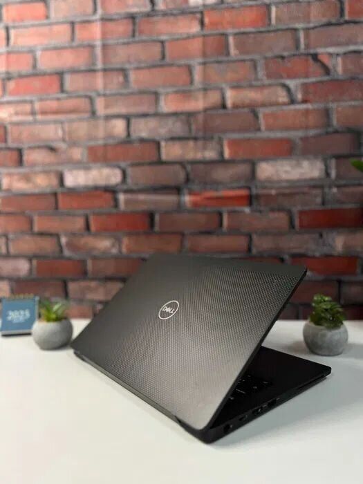 Ультрабук Dell Latitude 7300 / 13.3" (1920x1080) IPS / Intel Core i5-8365U (4 (8) ядра по 1.6 - 4.1 GHz) / 8 GB DDR4 / 256 GB SSD / Intel UHD Graphics 620 / WebCam / Win 10 Pro - Зображення 5
