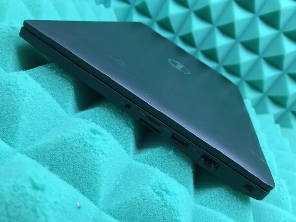 Ультрабук Dell Latitude 7390 / 13.3" (1920x1080) IPS / Intel Core i5-8250U (4 (8) ядра по 1.6 - 3.4 GHz) / 8 GB DDR4 / 128 GB SSD / Intel UHD Graphics 620 / WebCam / USB 3.1 / HDMI / Windows 10 ліцензія - Зображення 8