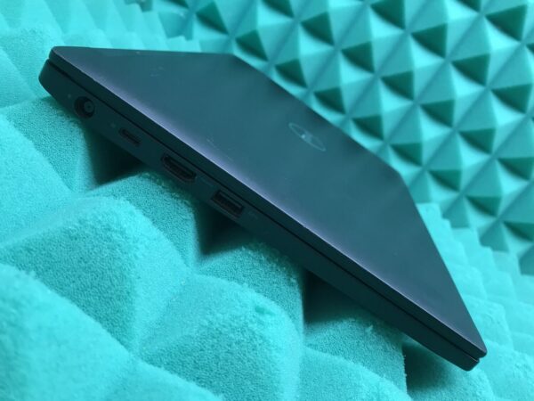 Ультрабук Dell Latitude 7390 / 13.3" (1920x1080) IPS / Intel Core i5-8250U (4 (8) ядра по 1.6 - 3.4 GHz) / 8 GB DDR4 / 128 GB SSD / Intel UHD Graphics 620 / WebCam / USB 3.1 / HDMI / Windows 10 ліцензія - Зображення 7