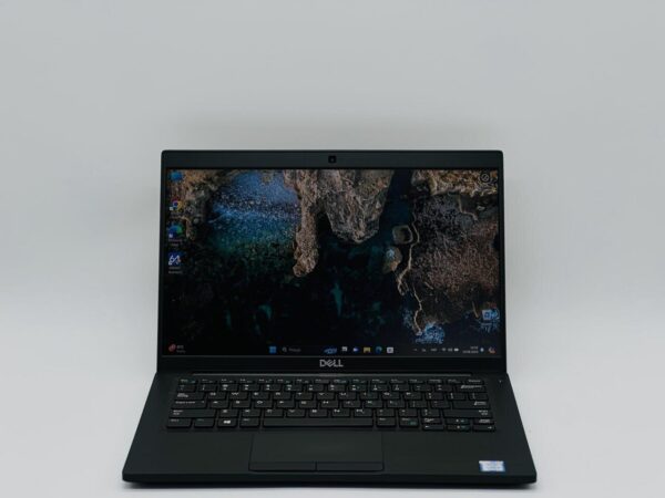 Ультрабук Dell Latitude 7390 / 13.3" (1920x1080) IPS / Intel Core i5-8350U (4 (8) ядра по 1.7 - 3.6 GHz) / 16 GB DDR4 / 512 GB SSD / Intel UHD Graphics 620 / WebCam / HDMI - Зображення 2