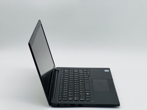 Ультрабук Dell Latitude 7390 / 13.3" (1920x1080) IPS / Intel Core i5-8350U (4 (8) ядра по 1.7 - 3.6 GHz) / 8 GB DDR4 / 240 GB SSD / Intel UHD Graphics 620 / WebCam / HDMI - Зображення 3