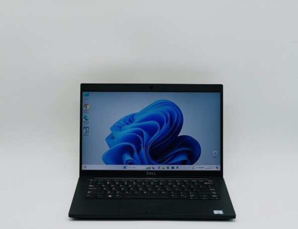 Ультрабук Dell Latitude 7390 / 13.3" (1920x1080) IPS / Intel Core i5-8350U (4 (8) ядра по 1.7 - 3.6 GHz) / 8 GB DDR4 / 240 GB SSD / Intel UHD Graphics 620 / WebCam / HDMI - Зображення 2