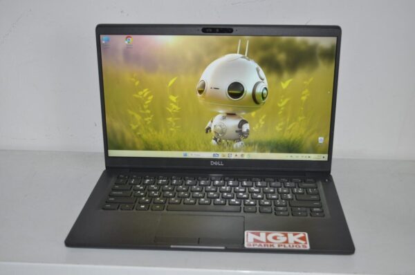 Ультрабук Dell Latitude 7400 / 14" (1920x1080) IPS / Intel Core i5-8265U (4 (8) ядра по 1.6 - 3.9 GHz) / 16 GB DDR4 / 256 GB SSD M.2 / Intel UHD Graphics / WebCam / Windows 11 Pro - Зображення 3
