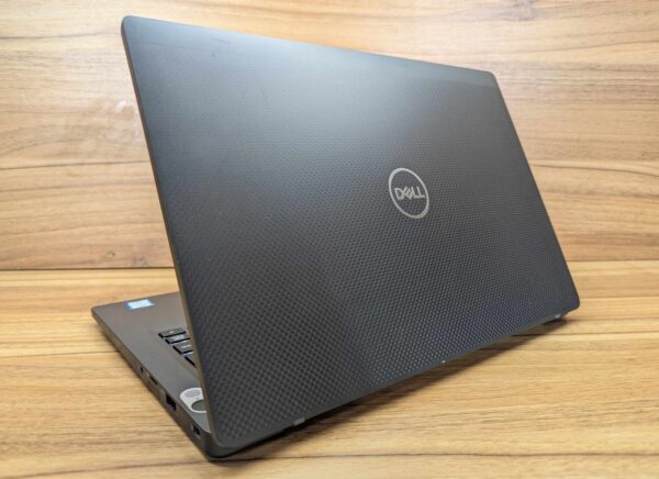 Ультрабук Dell Latitude 7400 / 14" (1920x1080) IPS / Intel Core i5-8365U (4 (8) ядра по 1.6 - 4.1 GHz) / 16 GB DDR4 / 512 GB SSD / Intel UHD Graphics / WebCam / TouchID / Windows 10 - Зображення 7